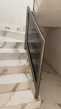 Baranda de aluminio elegante